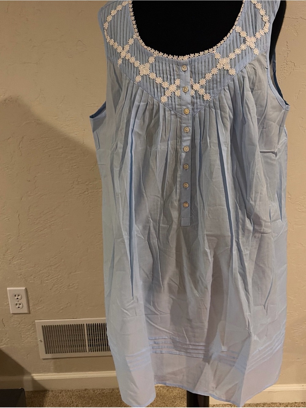 Eileen West Sleeveless Long Nightgown Size L 100% Cotton Light Blue w/White Lace